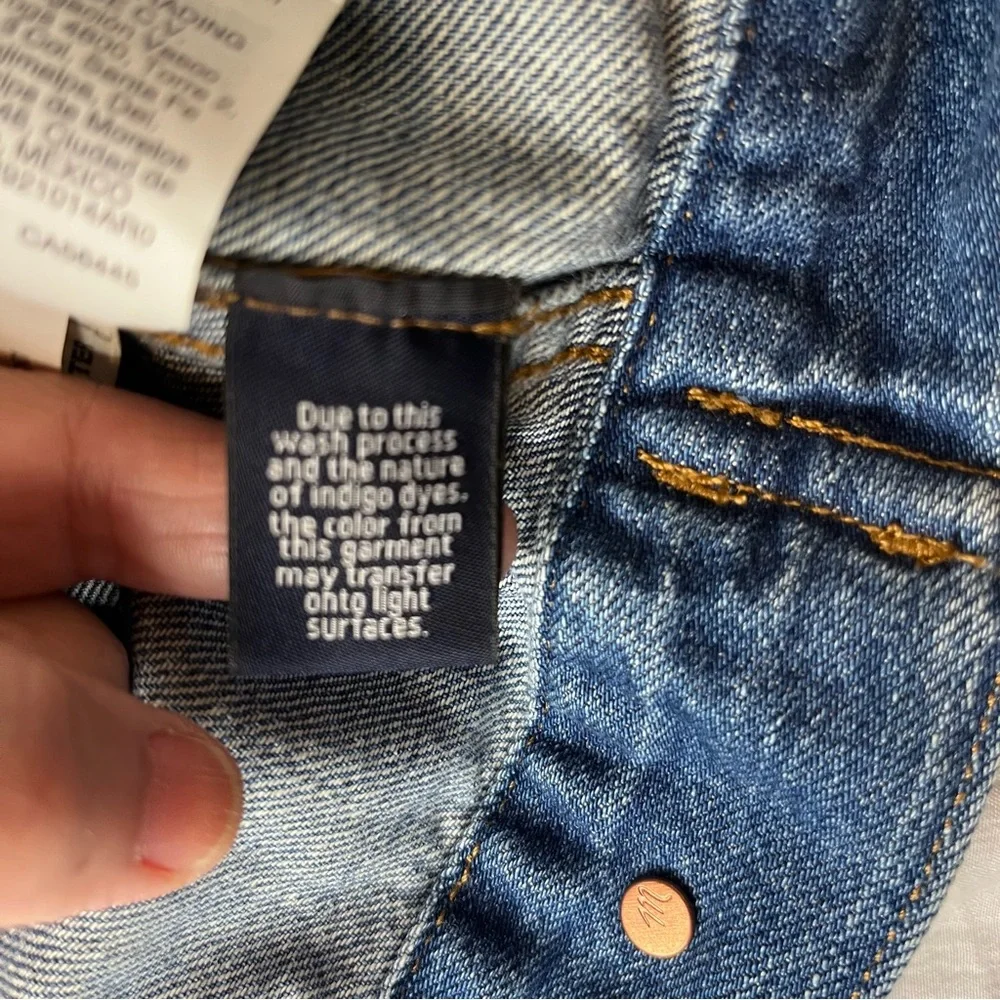Madewell Classic Women's Medium Denim Jean Jacket Blue EUC - Picture 11 of 11